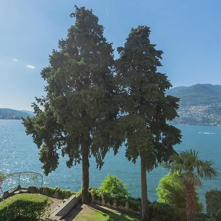 Front With Private Funicular Apartment Como